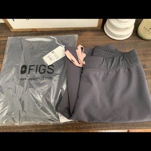 Figs Women’s LIMITED EDITION Charcoal scrubs set
